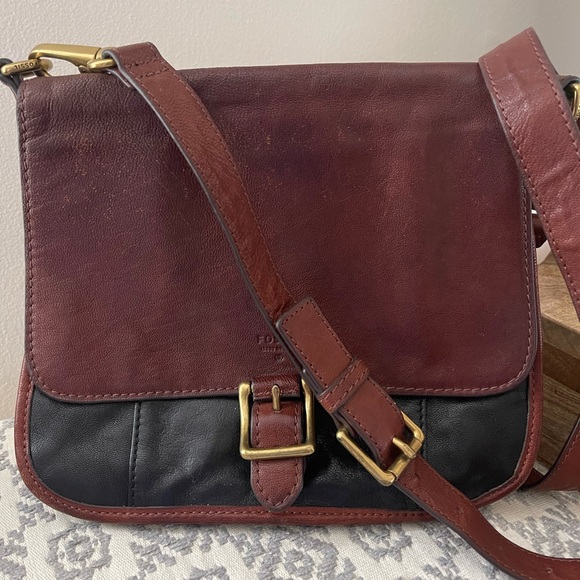 Fossil Leather Purse - Picture 3 of 9